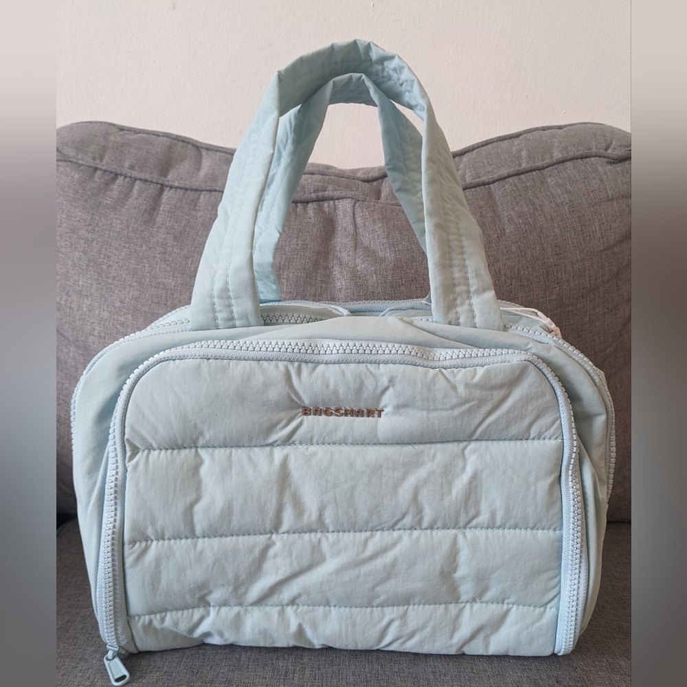 NWT Bagsmart Crush Toiletry Bag in Light Blue